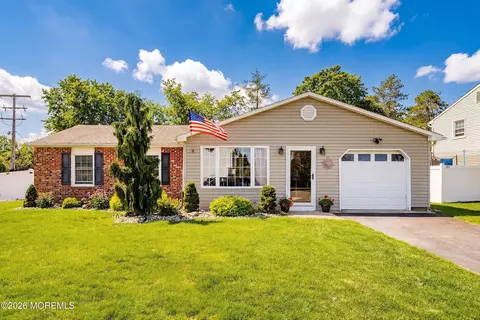 45 Pine Needle St, Howell, NJ 07731