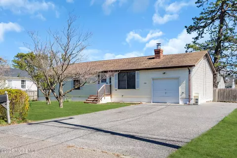 1333 Longboat Ave, Beachwood, NJ 08722