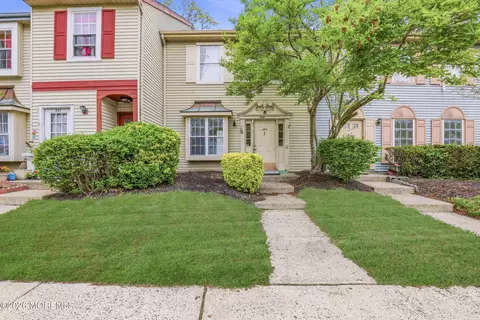 243 Zachary Ct, Lakewood, NJ 08701