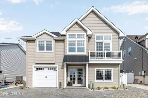 506 Bayview Dr, Toms River, NJ 08753