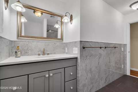 Bath - 231 Birch Ln, Forked River, NJ 08731 photo 1 of 4