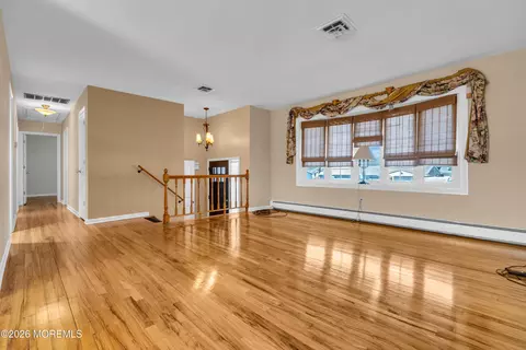 Living - 231 Birch Ln, Forked River, NJ 08731 photo 2 of 7