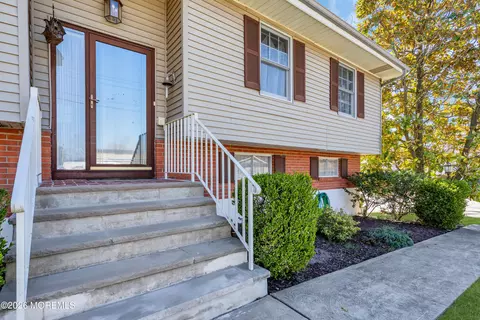 Exterior - 231 Birch Ln, Forked River, NJ 08731 photo 5 of 12