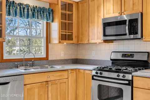 Kitchen - 231 Birch Ln, Forked River, NJ 08731 photo 4 of 5