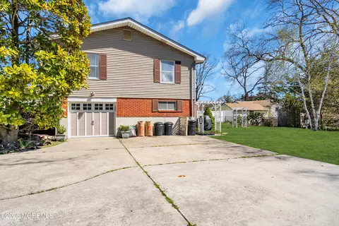 Exterior - 231 Birch Ln, Forked River, NJ 08731 photo 4 of 12