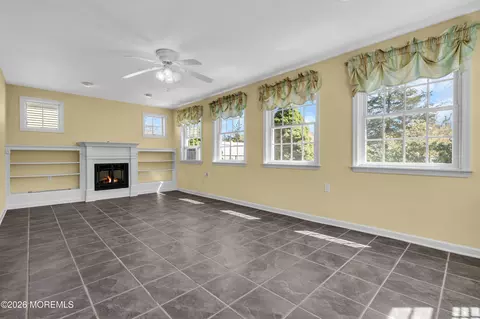 Living - 231 Birch Ln, Forked River, NJ 08731 photo 6 of 7