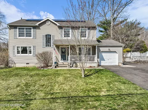 22 Villanova Dr, Jackson, NJ 08527