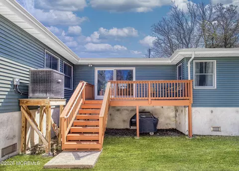 Exterior - 7 Nejecho Dr, Brick, NJ 08723 photo 2 of 10