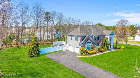 12 Fox Hollow Dr, Jackson, NJ 08527