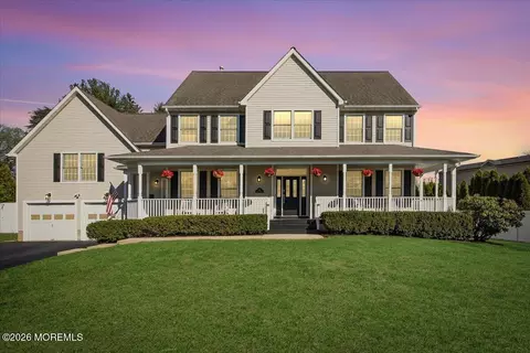 234 Hamiltonian Dr, Red Bank, NJ 07701