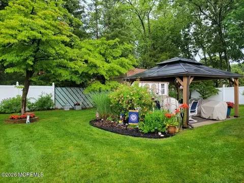 537 Harding Ave, Toms River, NJ 08753