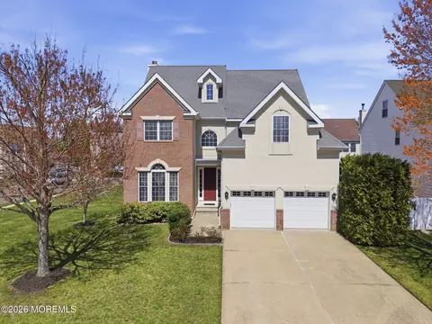 20 Royal Ln, Howell, NJ 07731