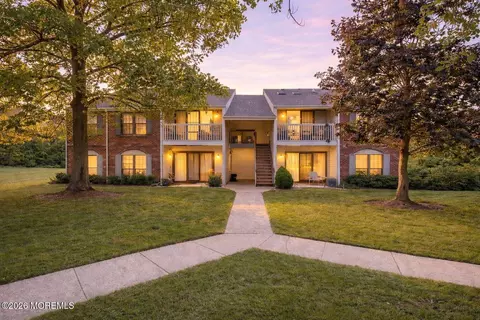 71 Crabapple Ln #266, Franklin Park, NJ 08823