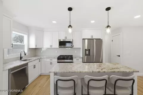 397 Lake Ave, Colonia, NJ 07067