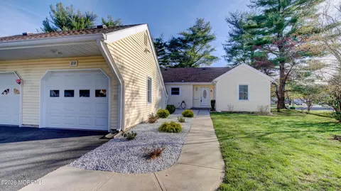 10 Zacatin Rd #B, Freehold, NJ 07728