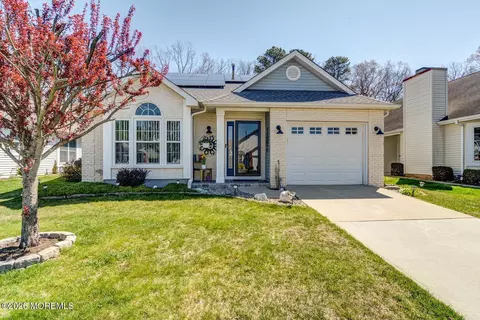 1671 Lacebark Ct, Toms River, NJ 08755