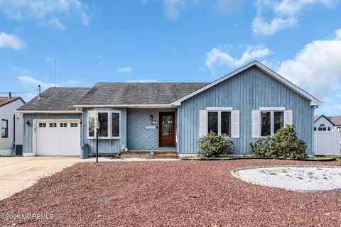11 Parkers Point Blvd, Forked River, NJ 08731