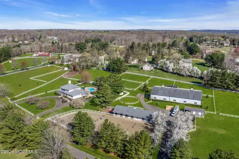 10 Paddock Ln, Colts Neck, NJ 07722