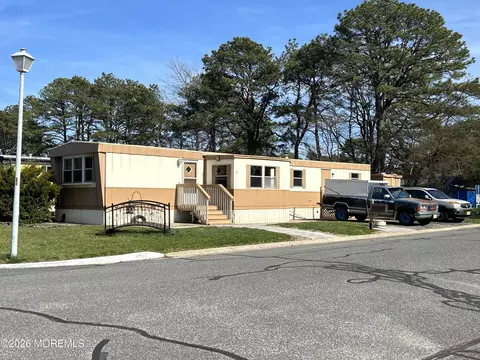 13 Bluebird Ln, Whiting, NJ 08759