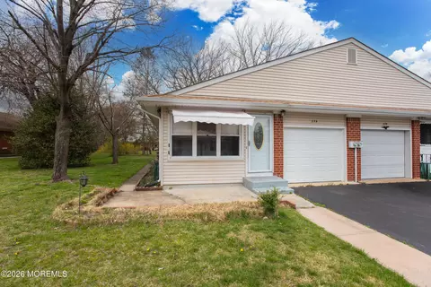 23 Snowberry Ln #A, Whiting, NJ 08759