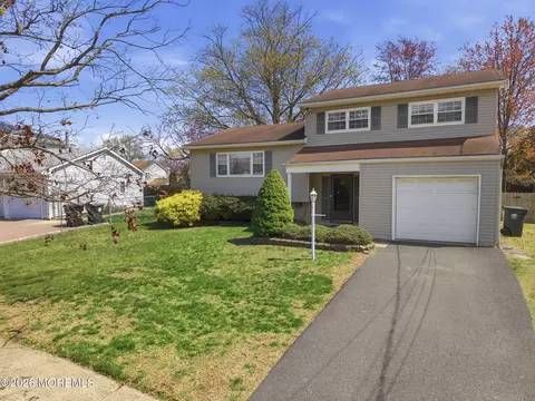 17 Dublin Ln, Hazlet, NJ 07730