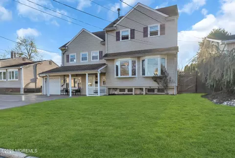 61 Cypress Dr, Colonia, NJ 07067