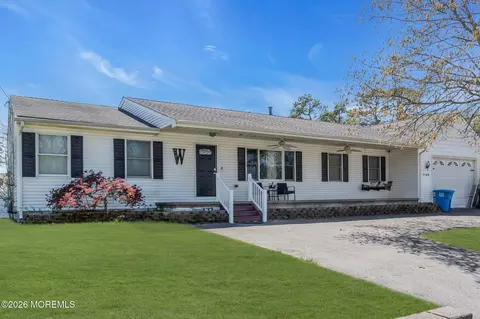 1108 Monmouth Ave, Toms River, NJ 08757