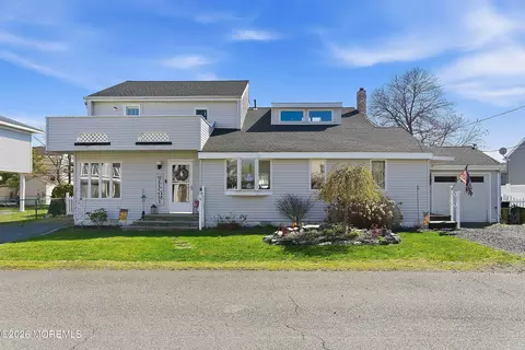 110 Dollmore Ave, Waretown, NJ 08758