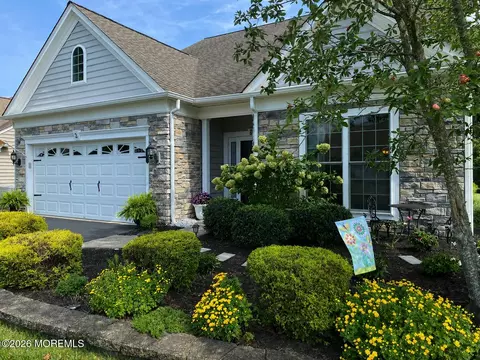 2 Chalfont Ln, Manchester, NJ 08759