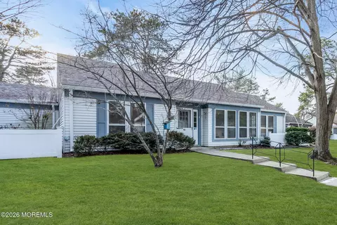 713 Wooton Ct # B, Manchester, NJ 08759