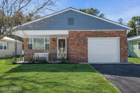 115 San Carlos St, Toms River, NJ 08757