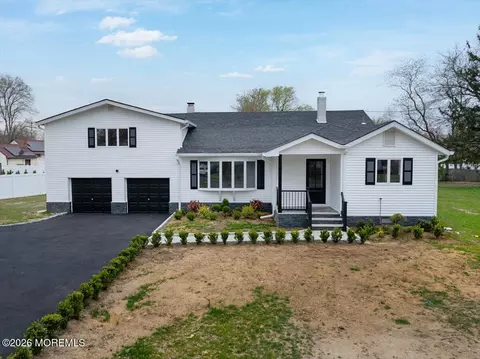 Exterior - 3 Roberta Dr, Middletown, NJ 07748 photo 5 of 8