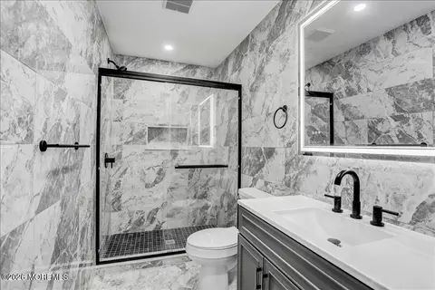Bath - 3 Roberta Dr, Middletown, NJ 07748 photo 3 of 5