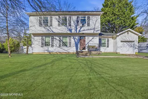 1152 Tiffany Ln, Lakewood, NJ 08701