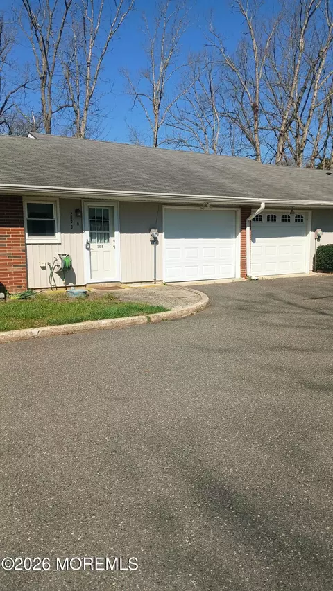 280 Kingston Ct # B, Lakewood, NJ 08701