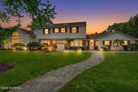 2 Dickson Rd, Marlboro, NJ 07746