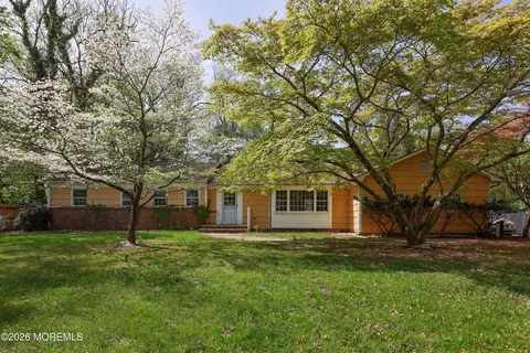 33 Fish Hawk Dr, Middletown, NJ 07748