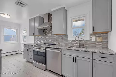 405 Terrace Ave, Toms River, NJ 08753