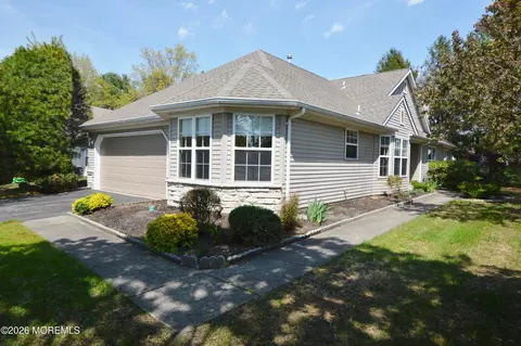 2337 E Ashfield Ct, Toms River, NJ 08755