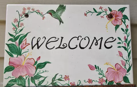 2337 E Ashfield Ct, Toms River, NJ 08755