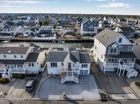 40 Anchorage Dr, Toms River, NJ 08753