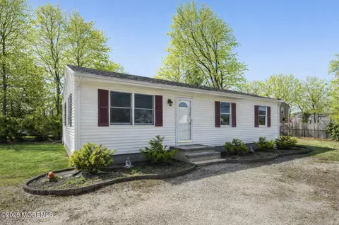 229 Point Pleasant Ave, Bayville, NJ 08721