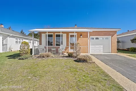 13 Greenville Ct, Toms River, NJ 08757