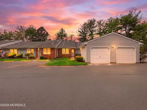 64 Boxwood Ter, Red Bank, NJ 07701