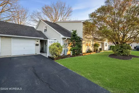 54 Kathy Ct, Brick, NJ 08724