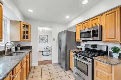 Kitchen - 15 Partree Rd, Jackson, NJ 08527 photo 1 of 3
