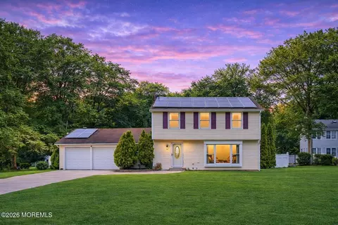 15 Partree Rd, Jackson, NJ 08527
