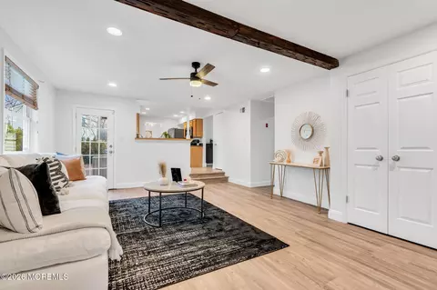 Living - 15 Partree Rd, Jackson, NJ 08527 photo 2 of 3
