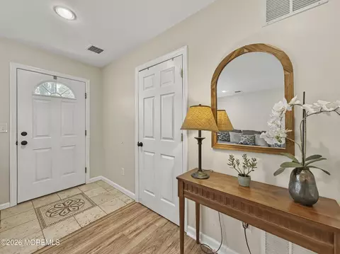 Entry Way - 239 Crescent Ave, Jackson, NJ 08527 photo 1 of 4