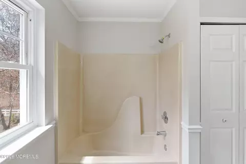 Bath - 565 Buttonwood Dr, Jackson, NJ 08527 photo 5 of 5